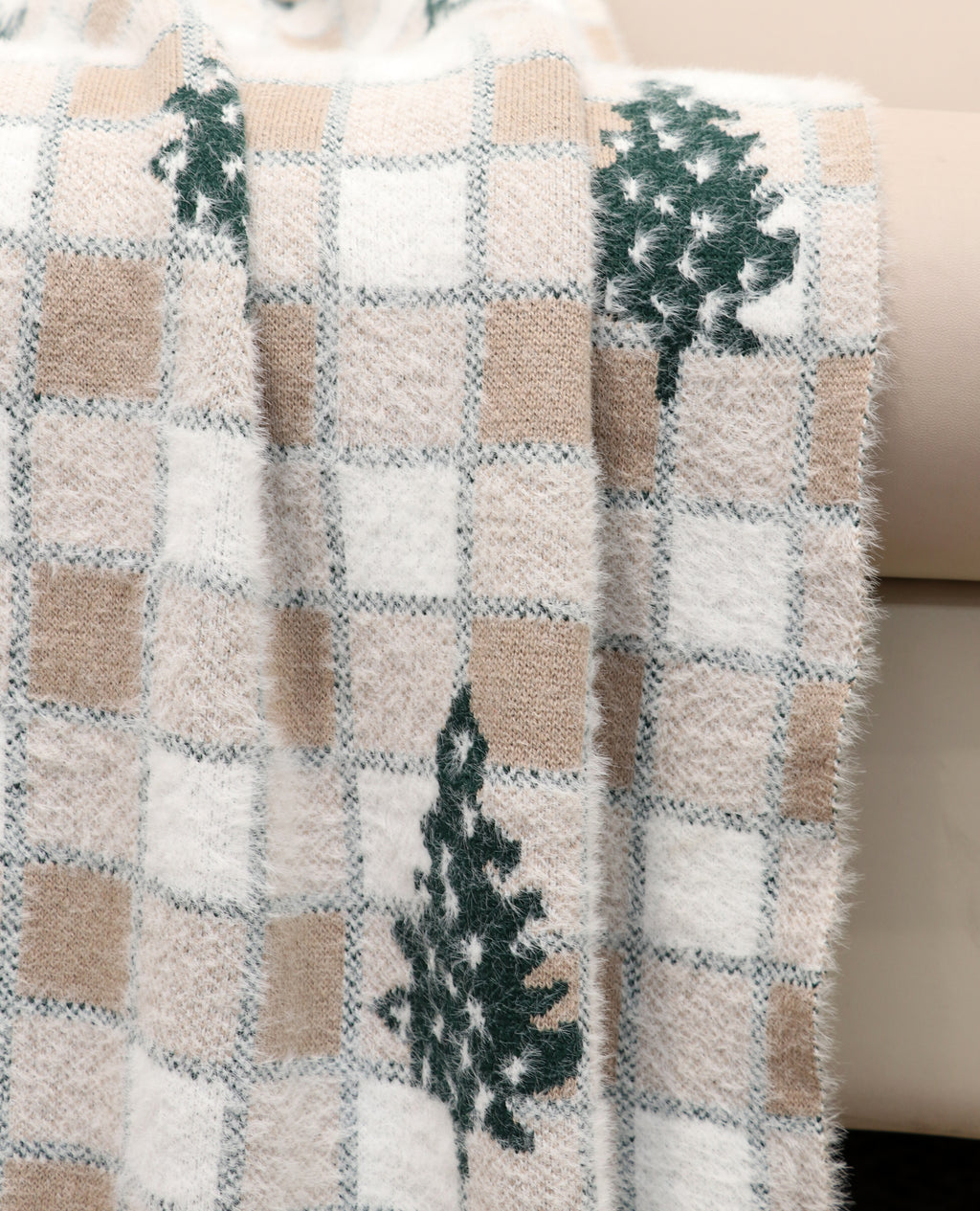 Fifth Element Checkered Christmas Tree Knitted Throw