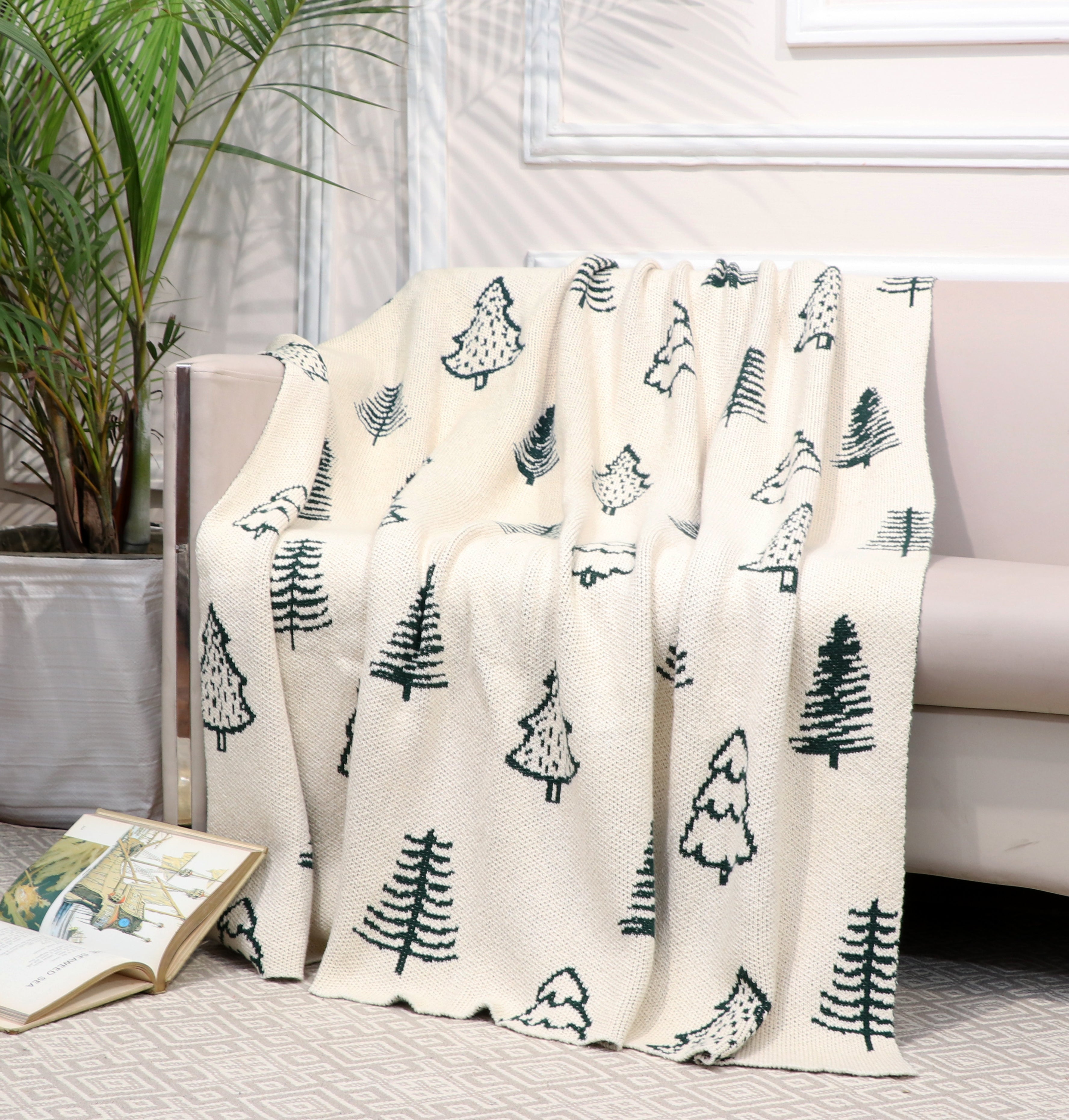 Fifth Element Evergreen Christmas Knit Throw
