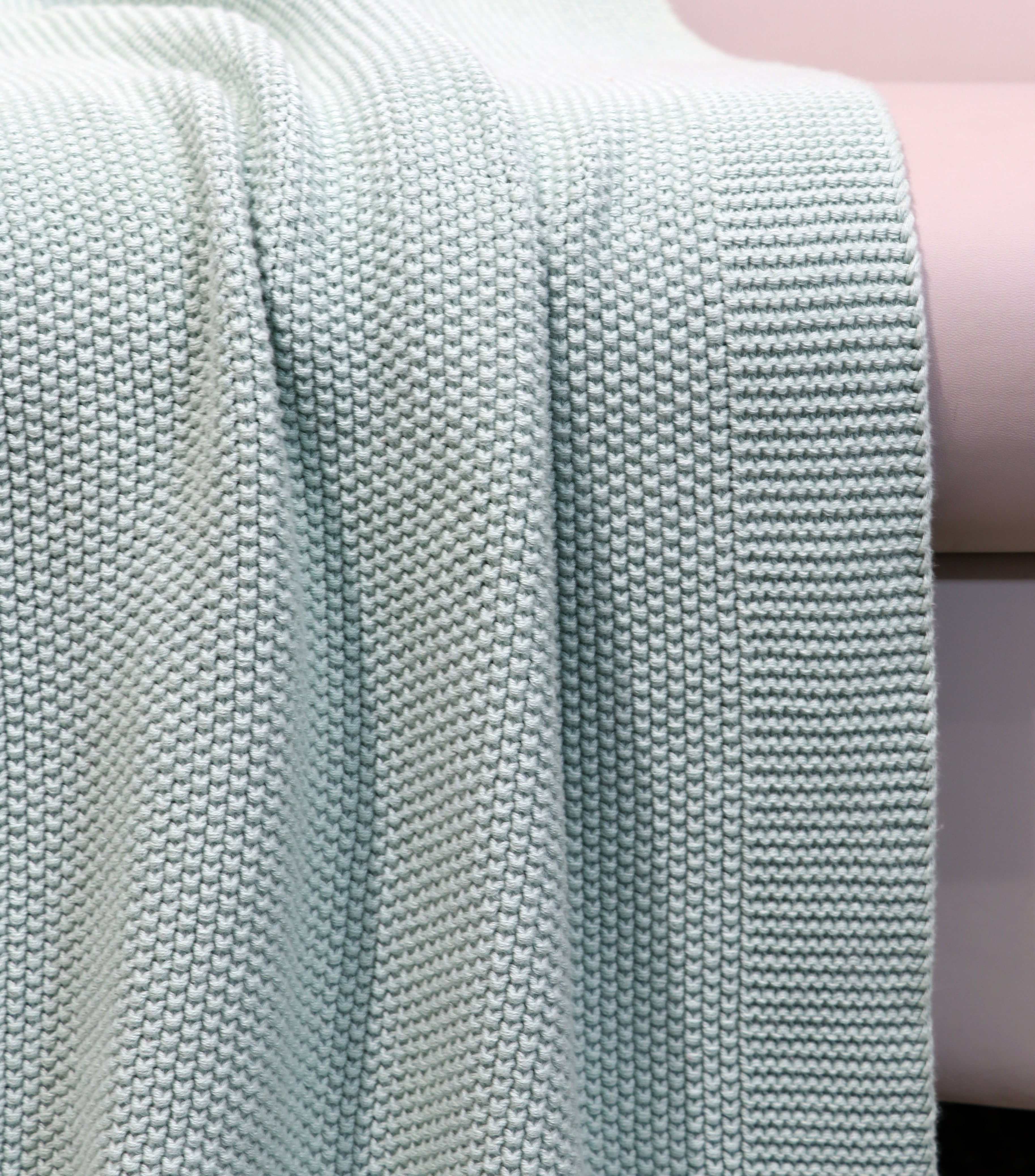 Fifth Element Knitted Throw – Mint Green