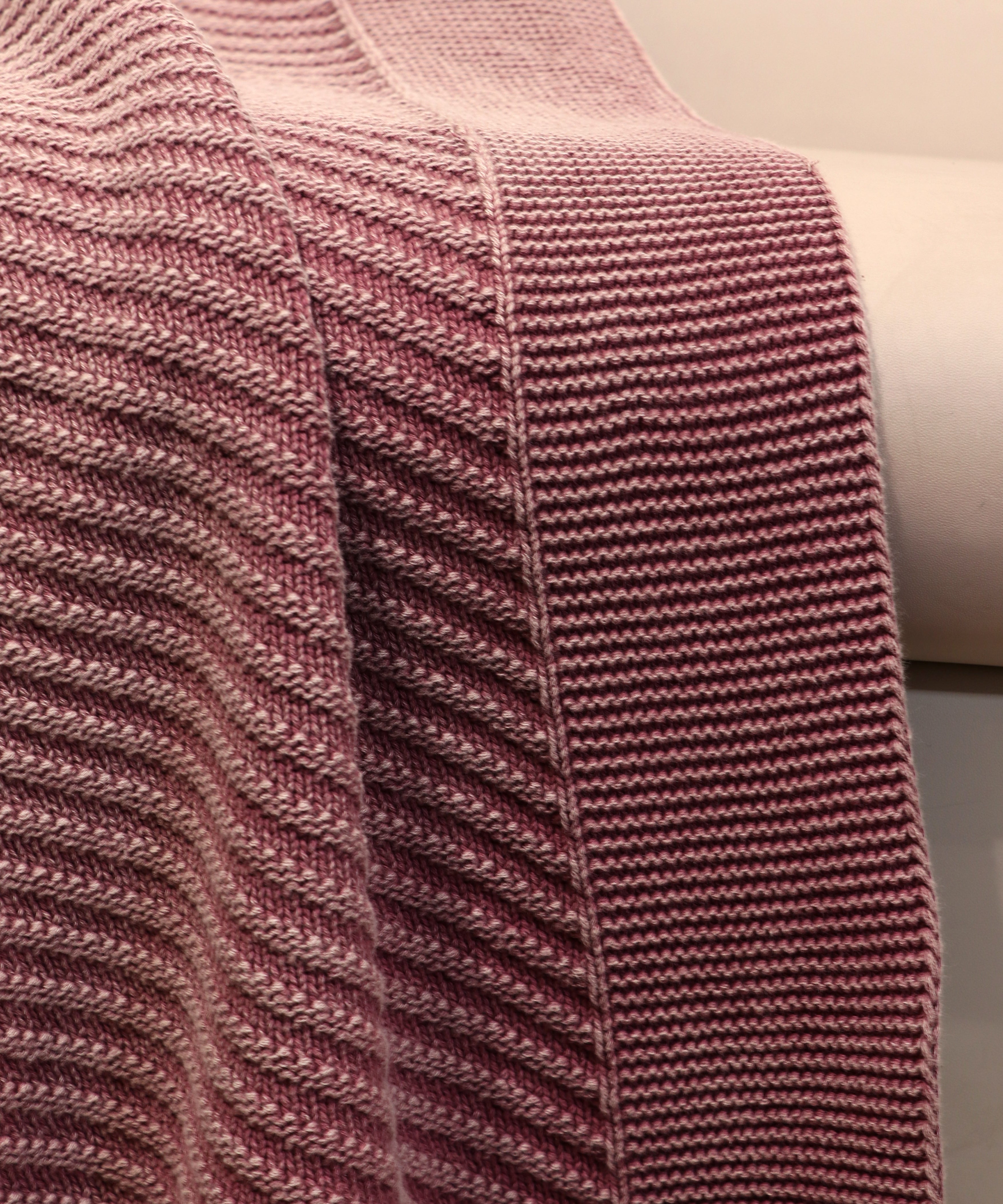 Fifth Element Mauve Ripple Knit Throw