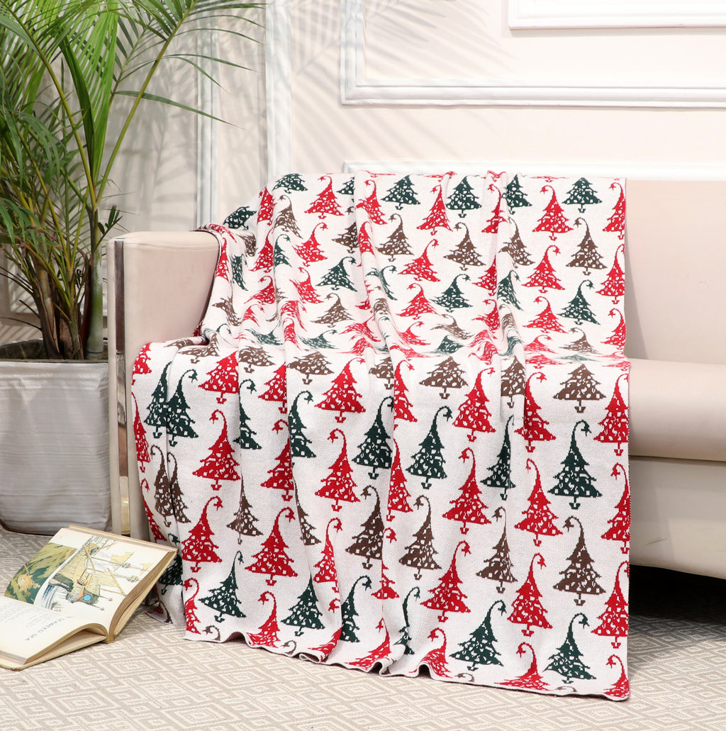 Fifth Element Merry Christmas Tree Pattern Throw Blanket