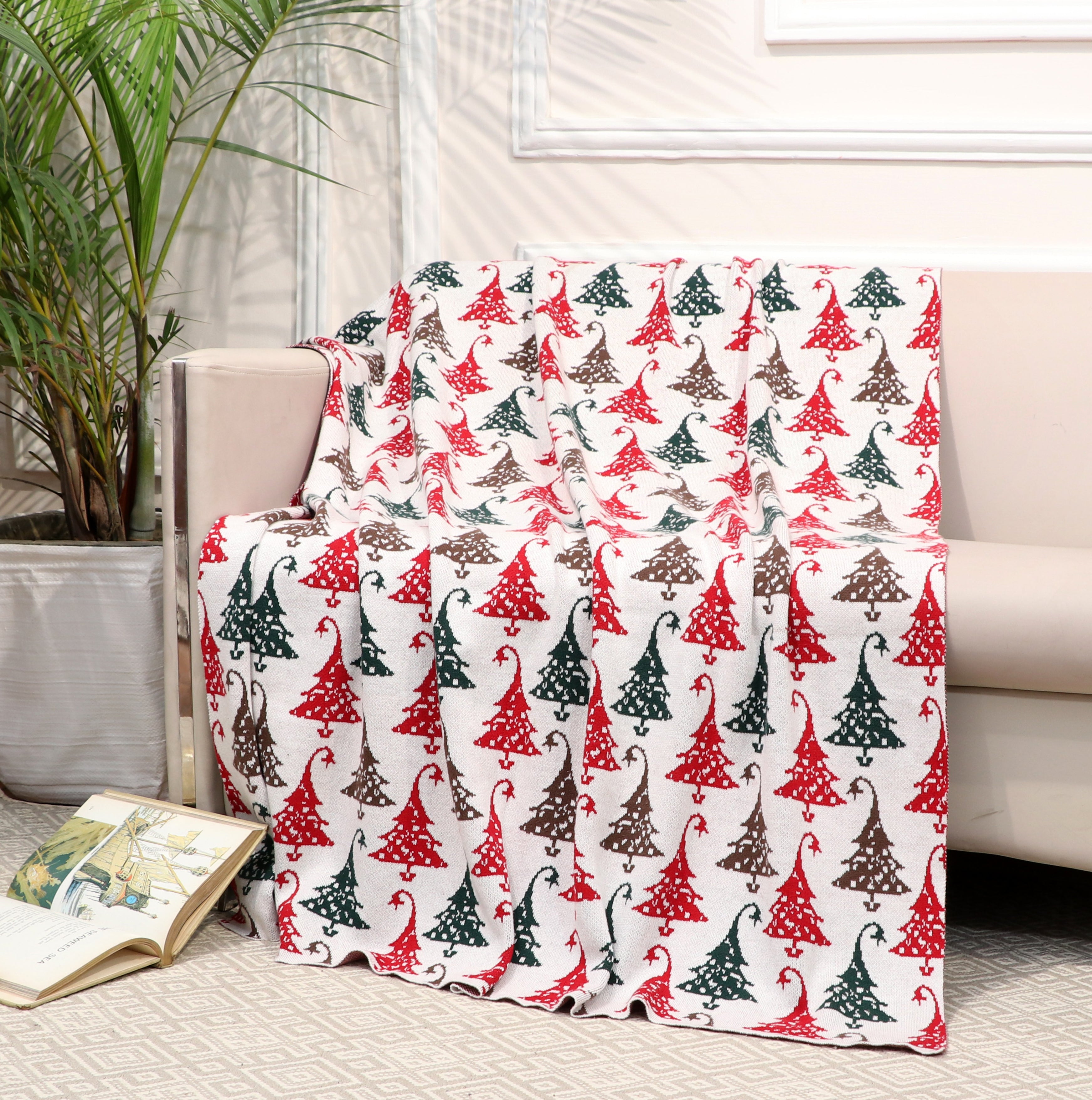 Fifth Element Merry Christmas Tree Pattern Throw Blanket