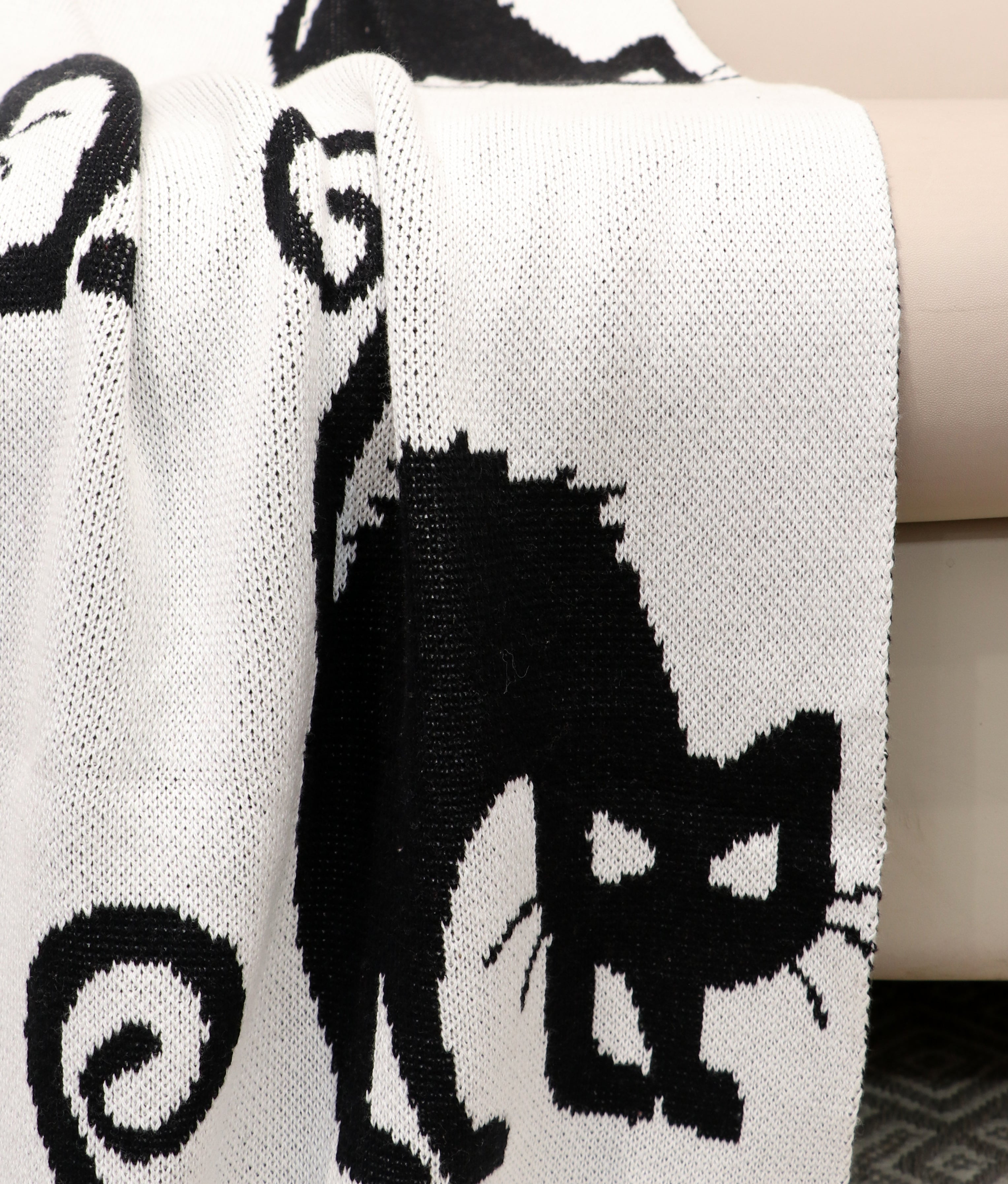 Fifth Element Halloween Black Cat Knit Throw