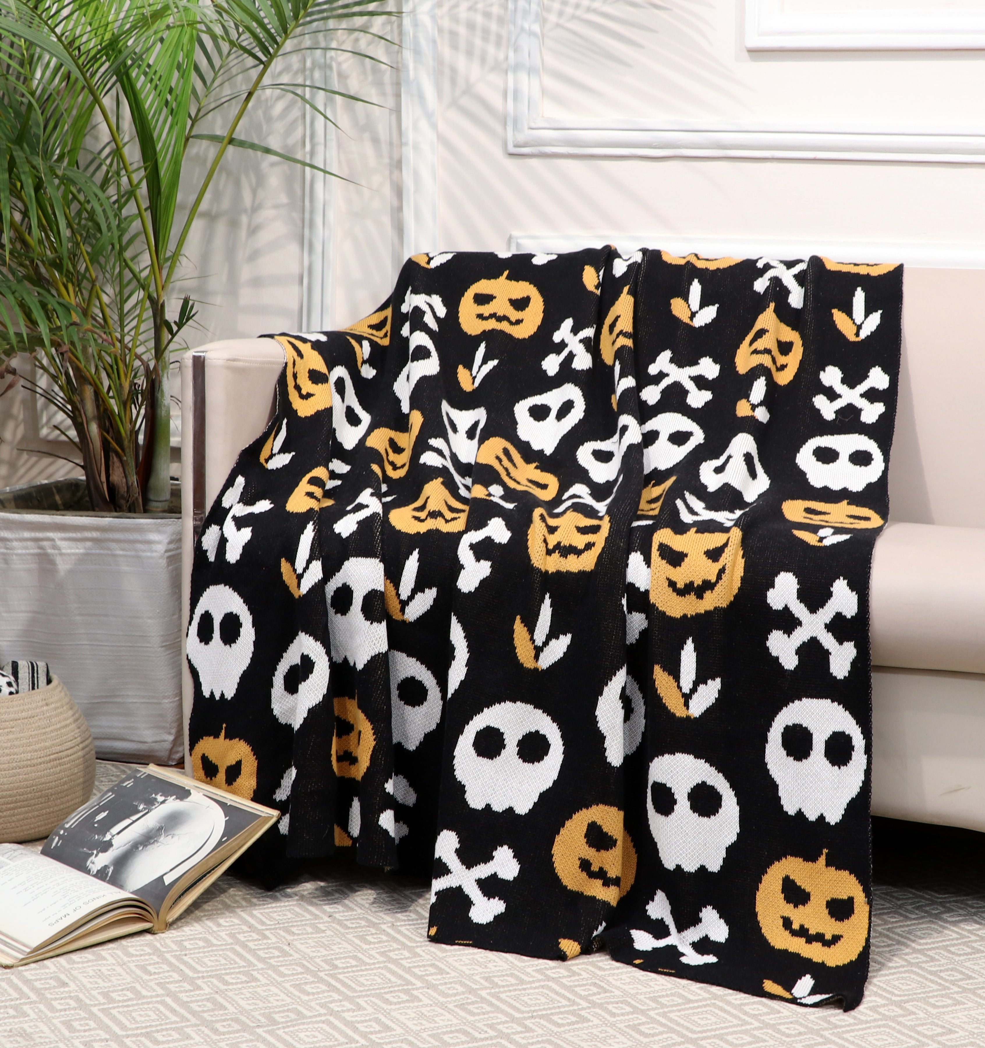 Fifth Element Skull & Pumpkin Night Throw