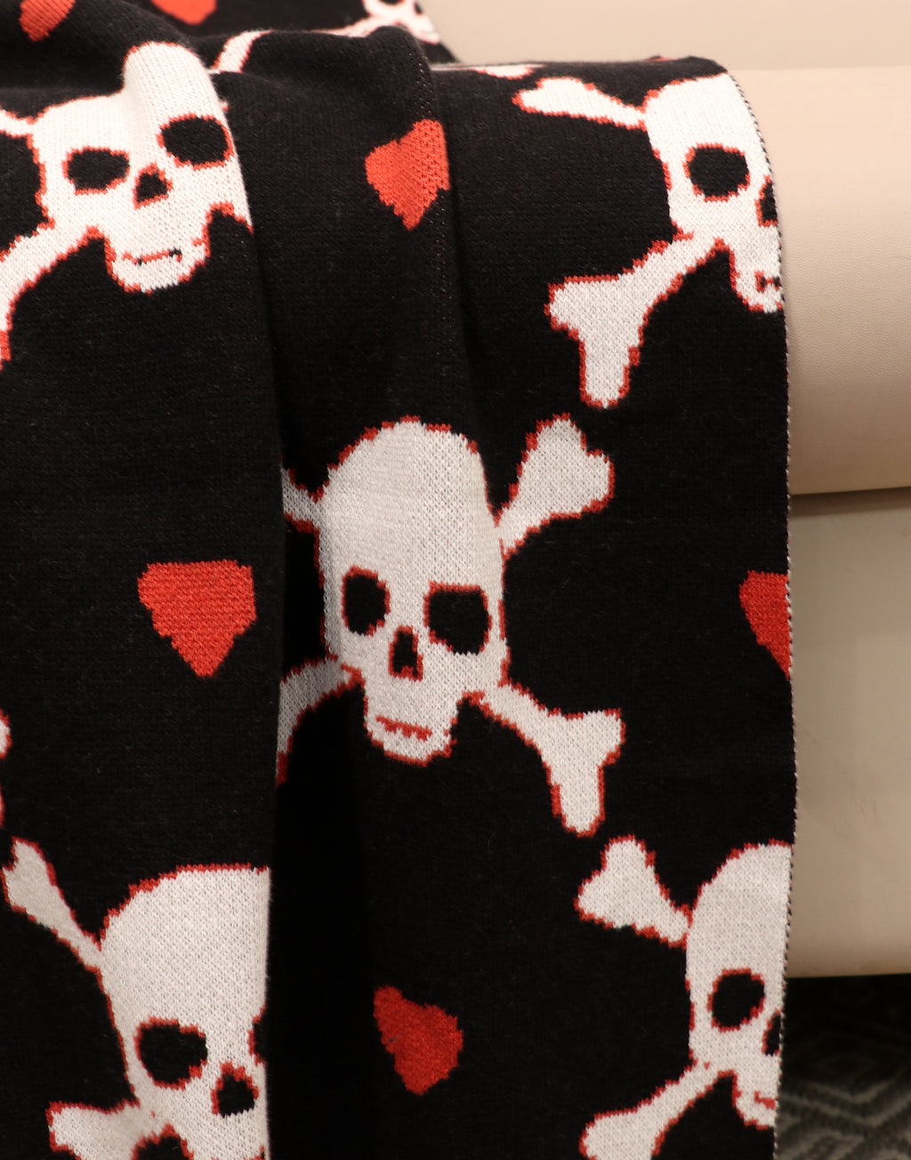 Fifth Element Gothic Love Skull Throw