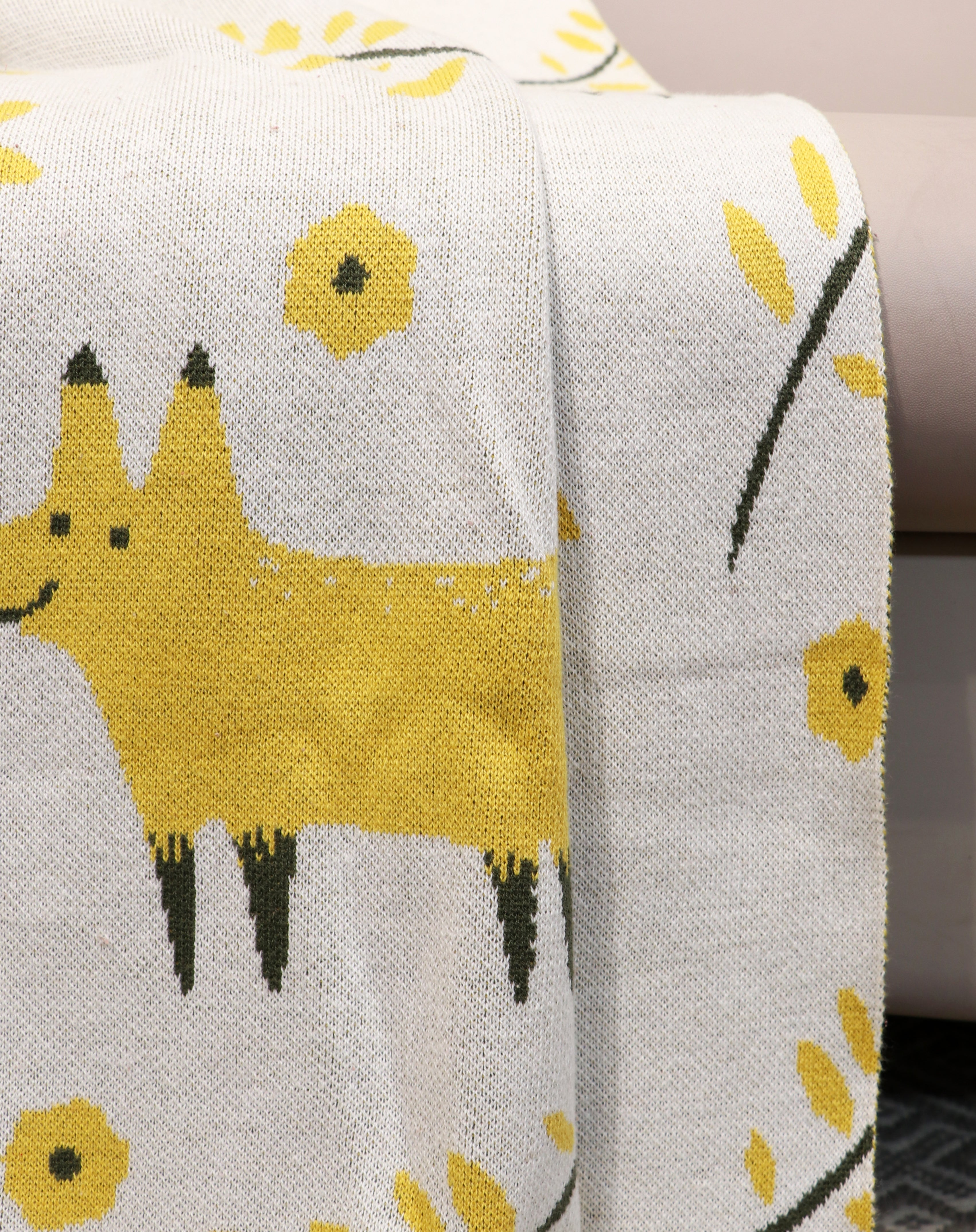 Fifth Element Sunny Fox Knitted Throw