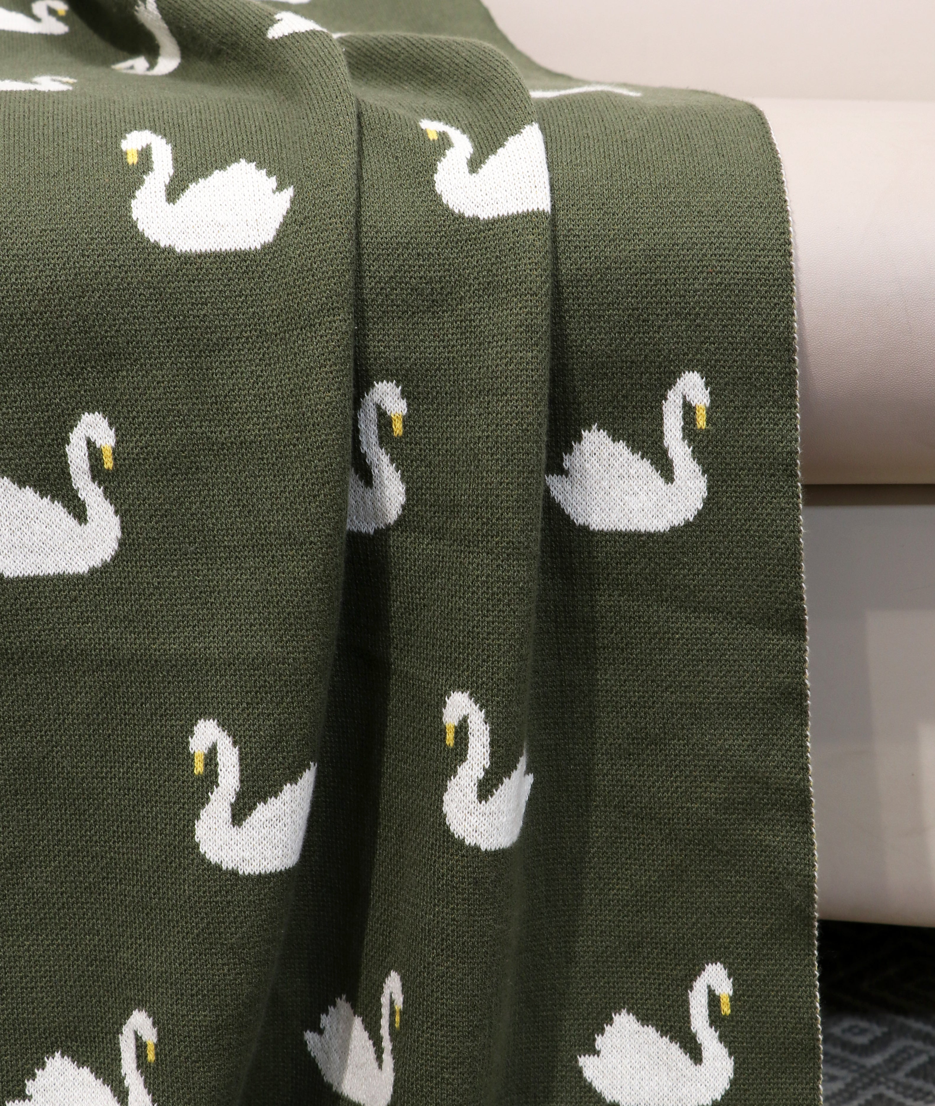 Fifth Element Serene Swan Knitted Throw