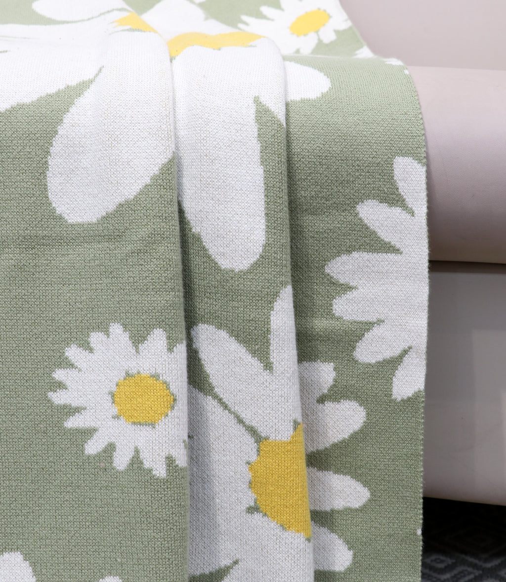 Fifth Element Daisy Bloom Cozy Throw