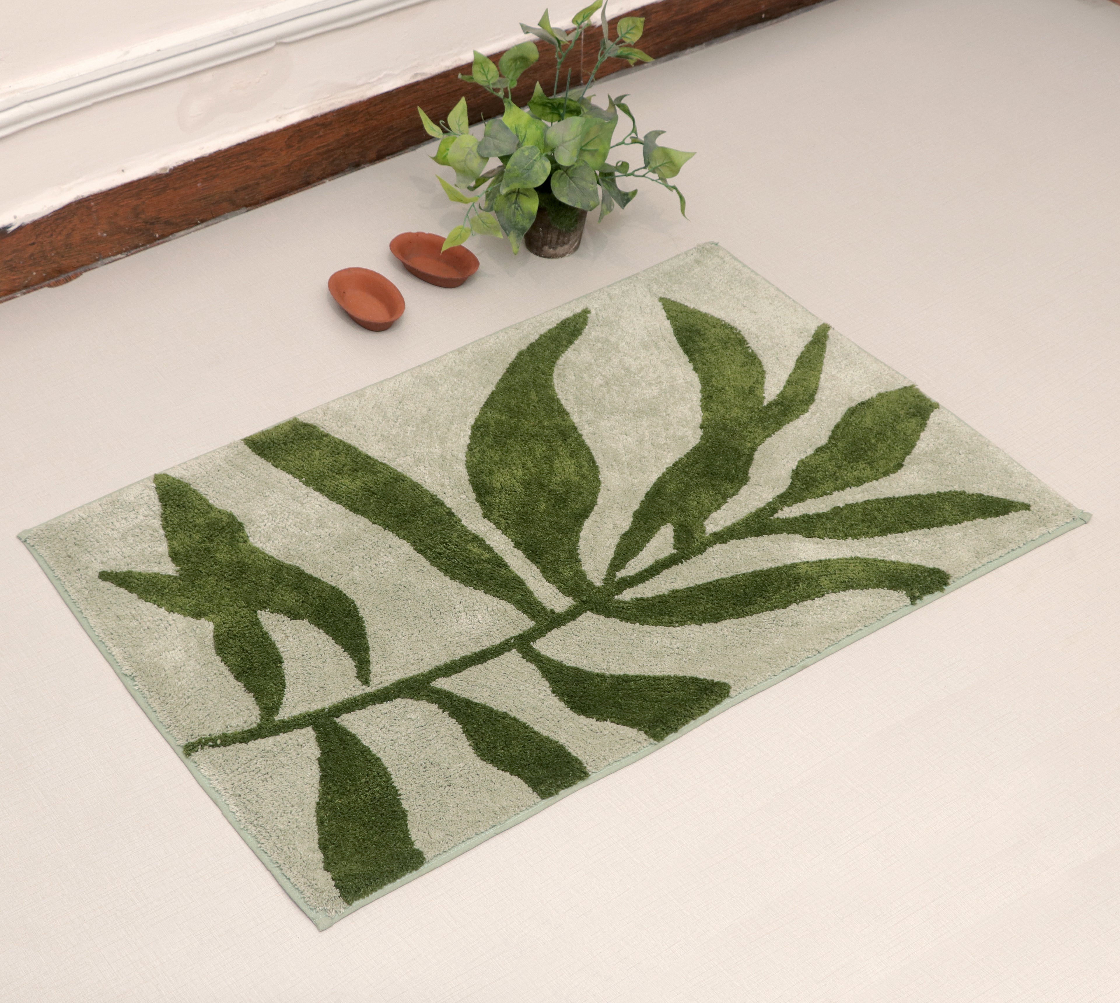 Fifth Element Botanical Leaf Tufted Bath Mat