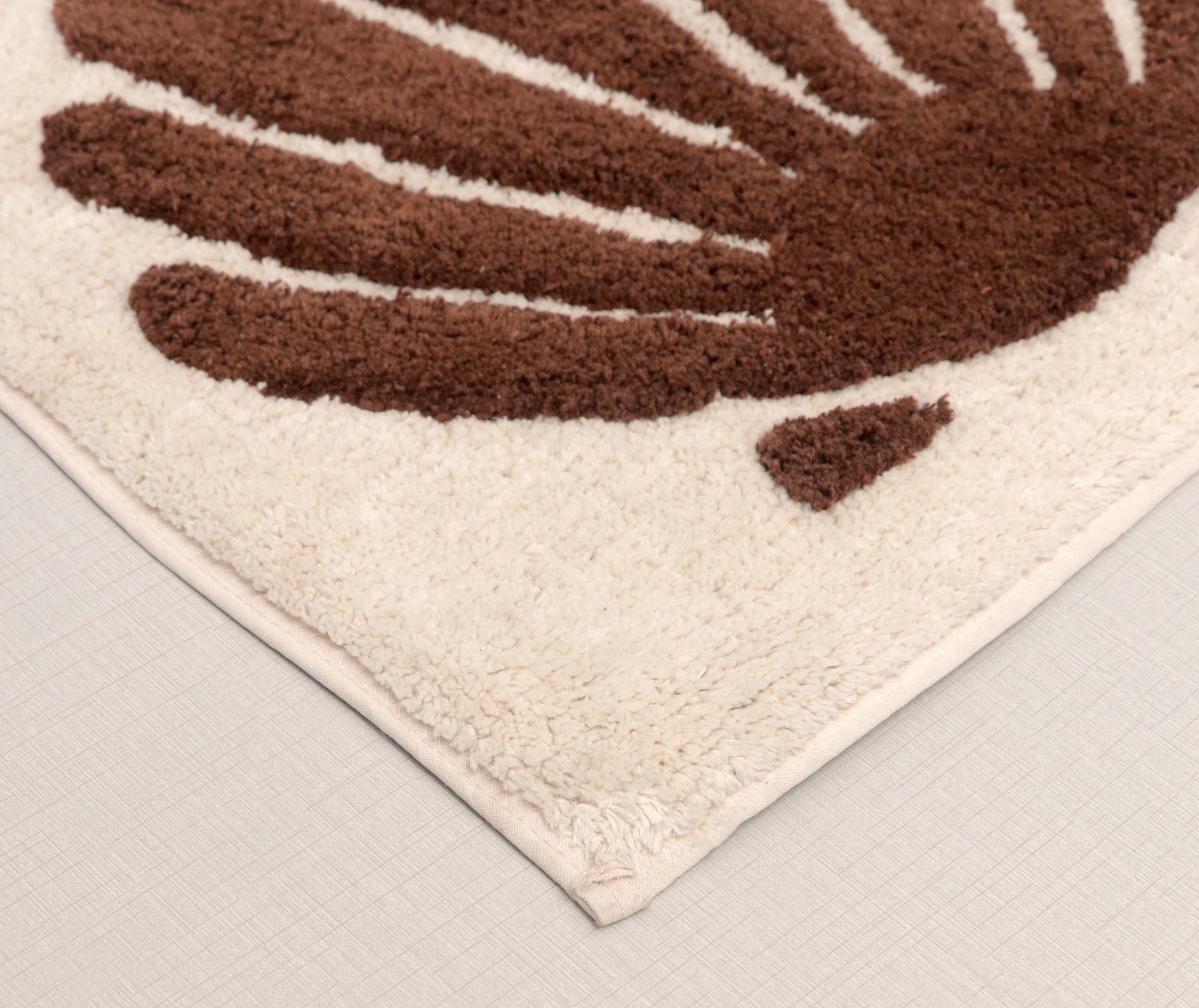 Fifth Element Shell Pattern Bath Mat