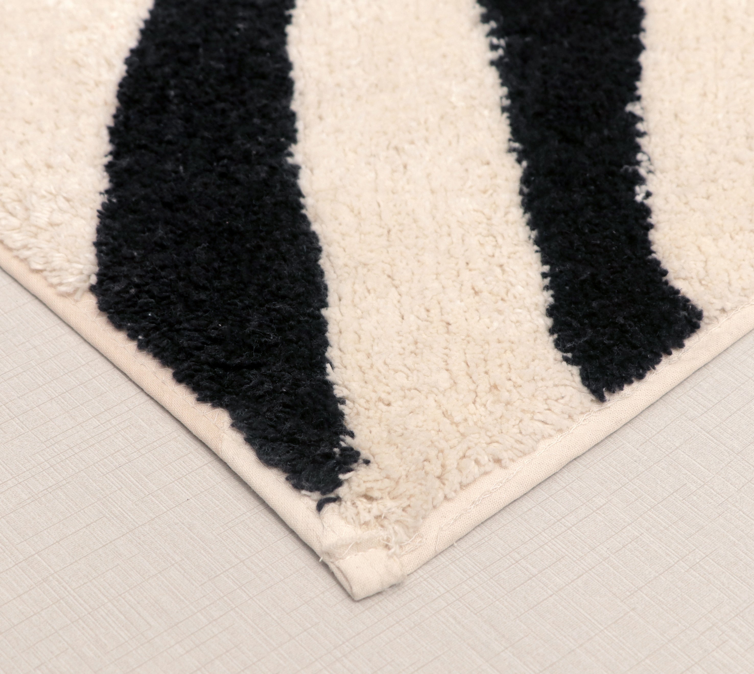 Fifth Element Zebra Stripes Bathmat