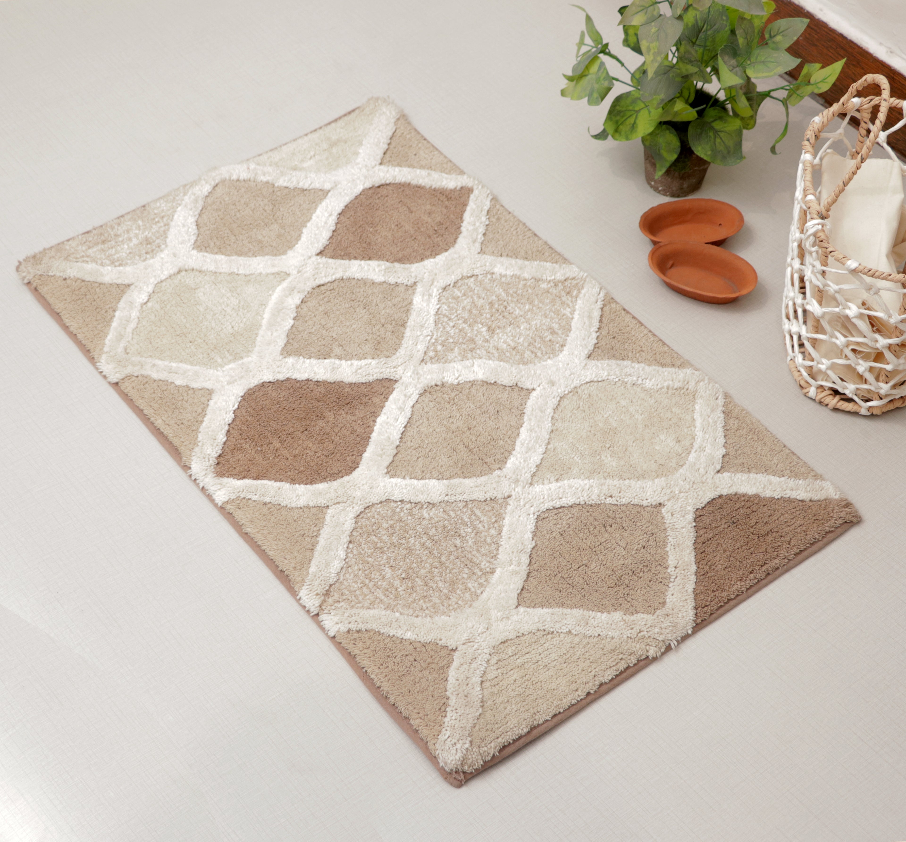 Fifth Element Plush Geometric Bath Mat