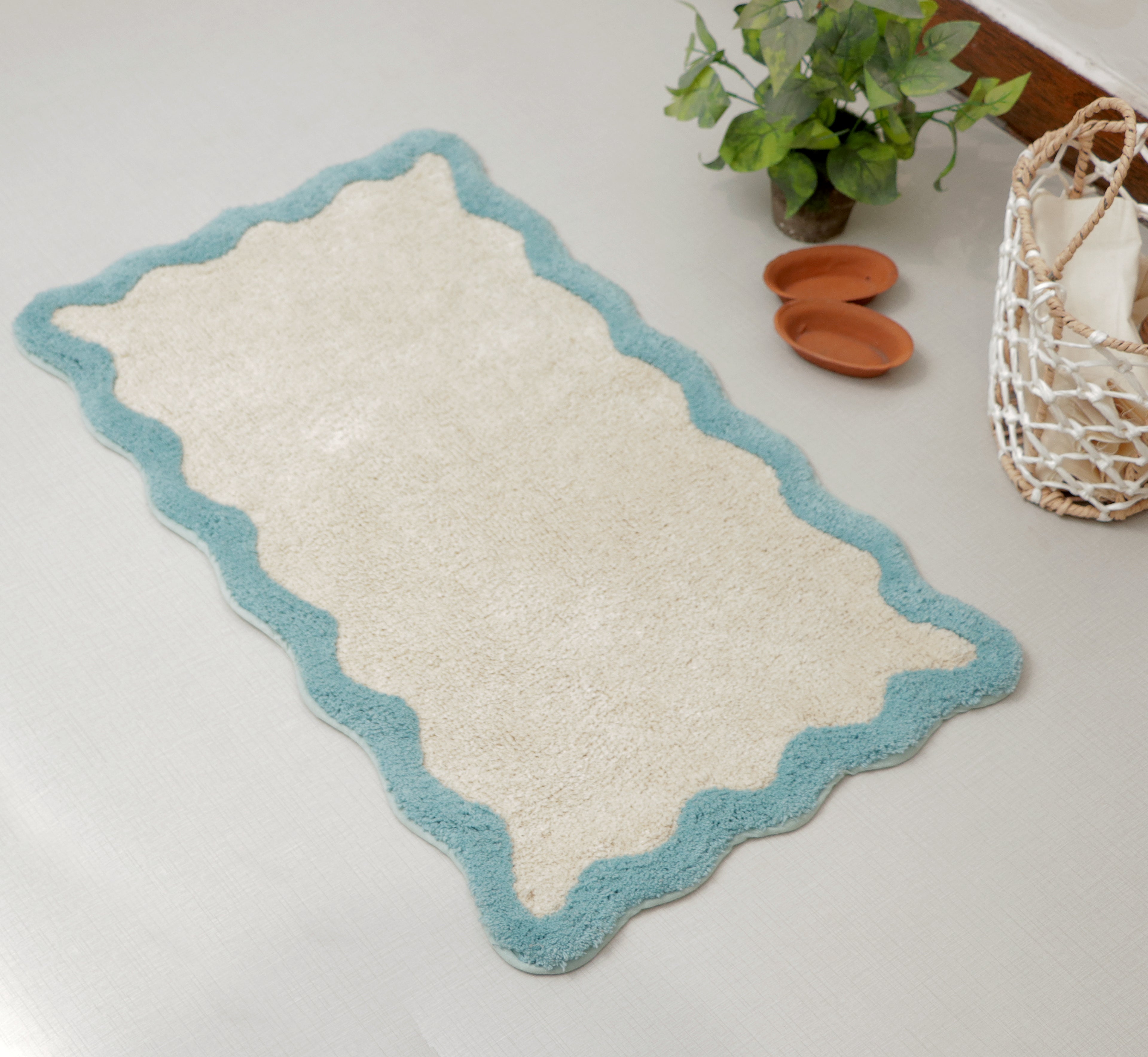 Fifth Element Aqua Scallop Edge Bath Mat