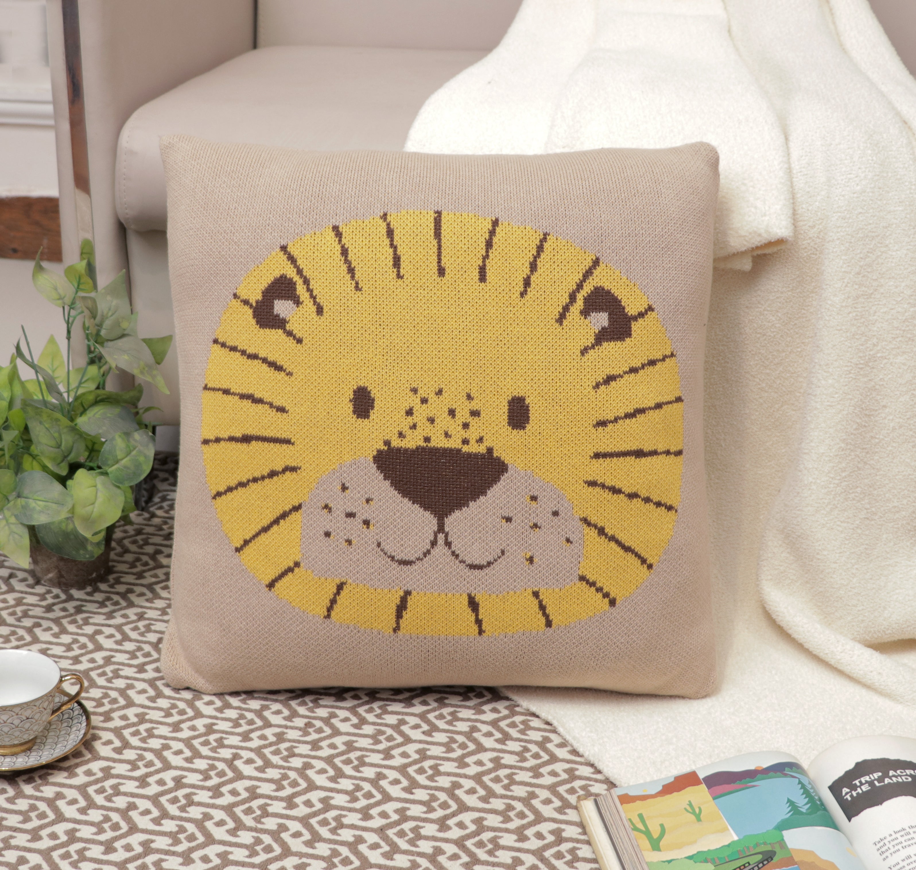 Fifth Element Little Lion Knit Cushion